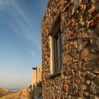 Themonies Luxury Suites - Chora