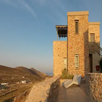 Themonies Luxury Suites - Chora