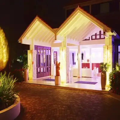 Floris Suite Hotel