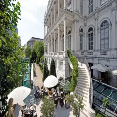 Palais Coburg Hotel Residence
