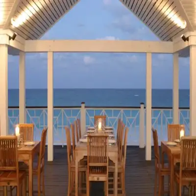 Coral Sands Hotel
