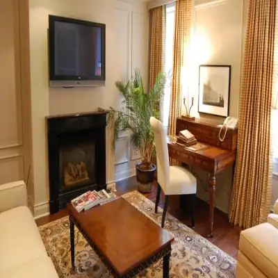 Windsor Arms Hotel
