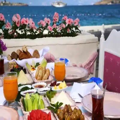 Lola 38 Hotel - Foca