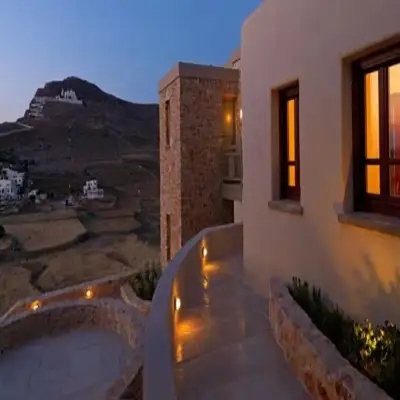 Themonies Luxury Suites - Chora