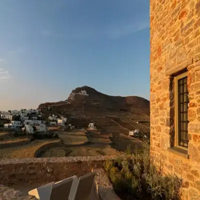 Themonies Luxury Suites - Chora